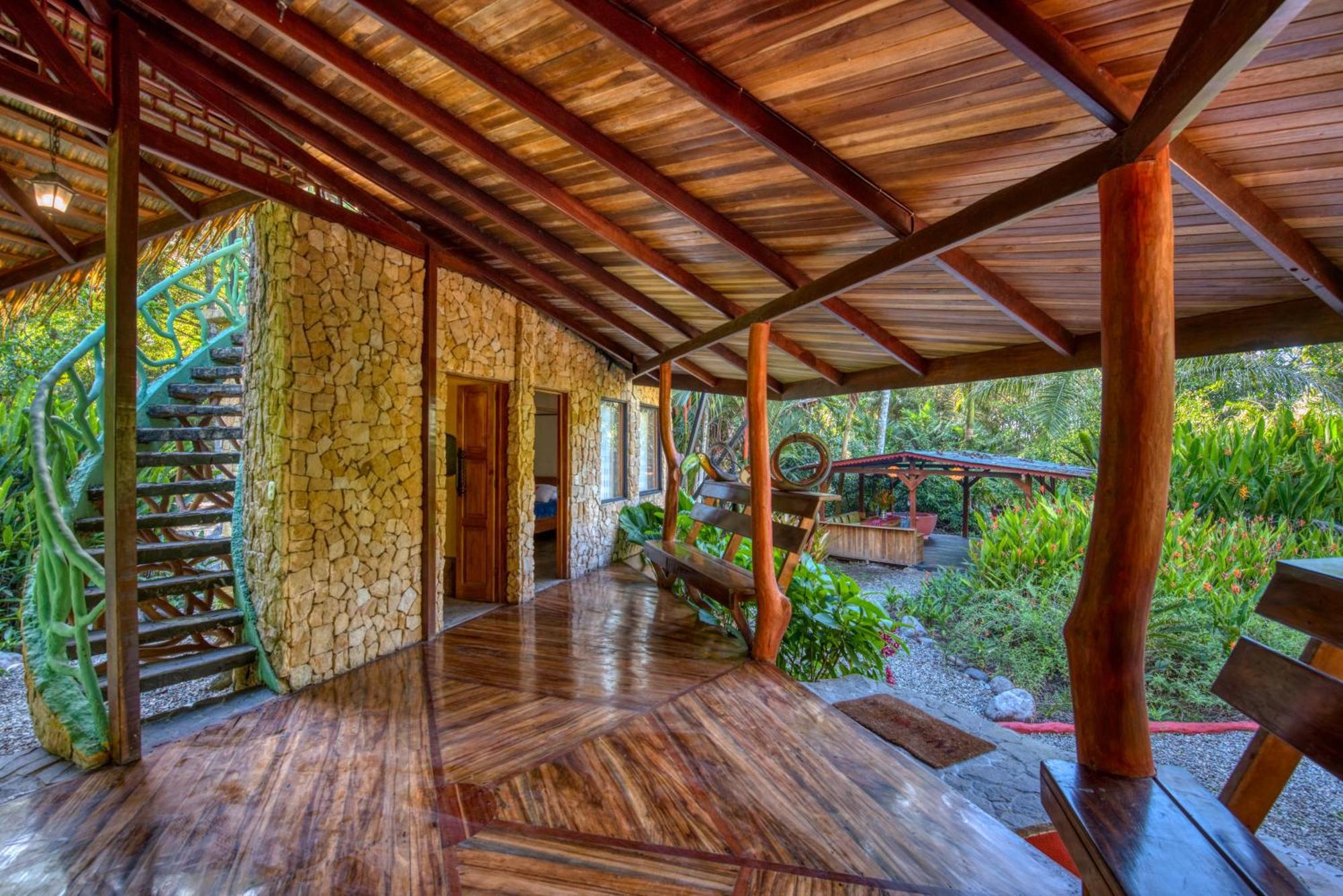 Tree House Beachfront Lodge Puerto Viejo de Talamanca Exteriör bild